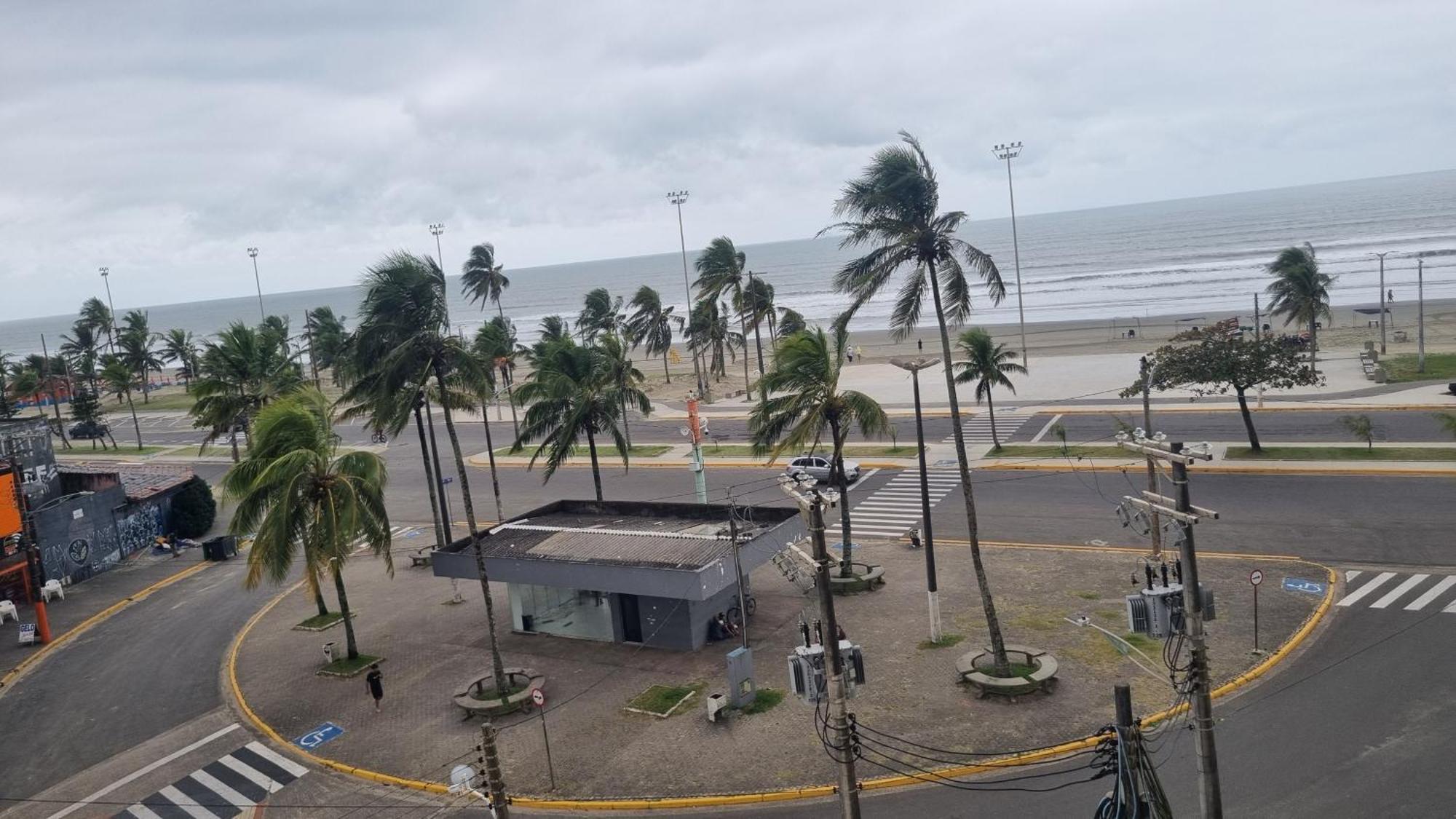 Apto Em Frente Ao Mar - Predio Redondo Peruíbe Exterior photo